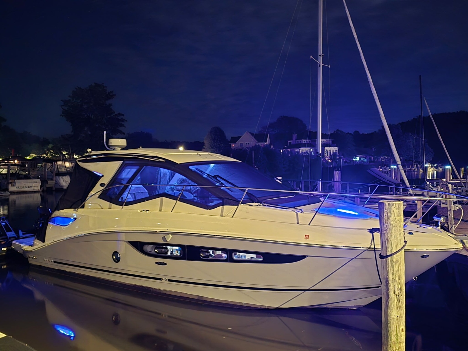 2017 Sea Ray 350 Sundancer Coupe