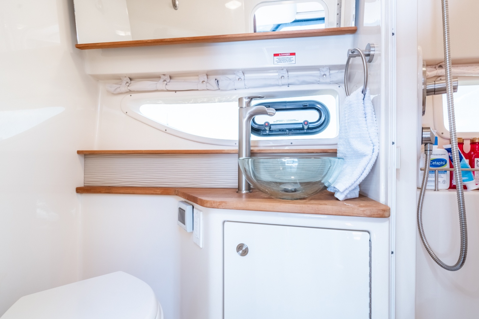 2017 Sea Ray 350 Sundancer Coupe