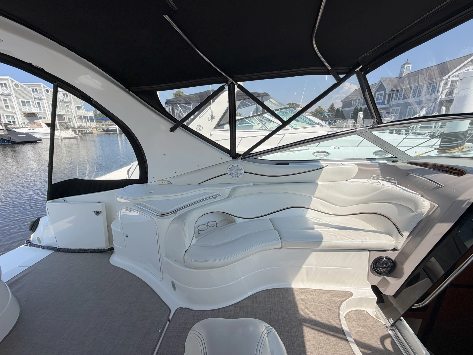 2002 Wellcraft 3700 Martinique