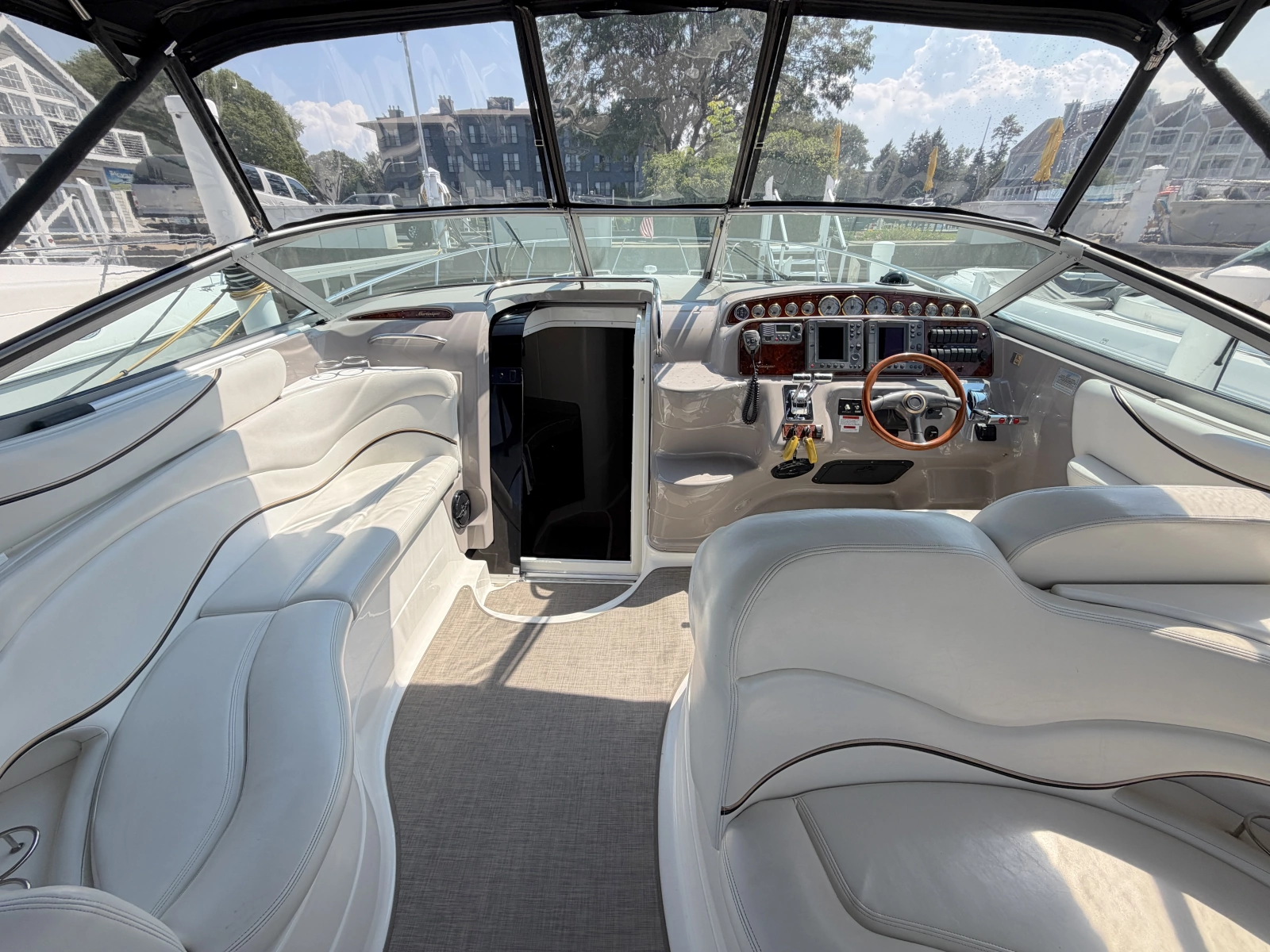 2002 Wellcraft 3700 Martinique