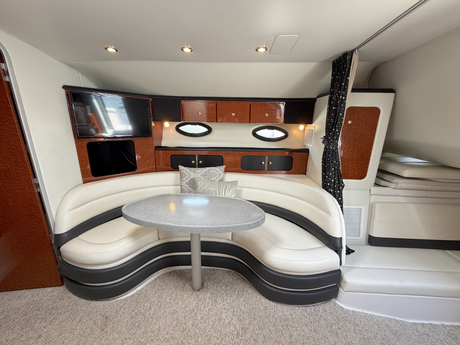2002 Wellcraft 3700 Martinique