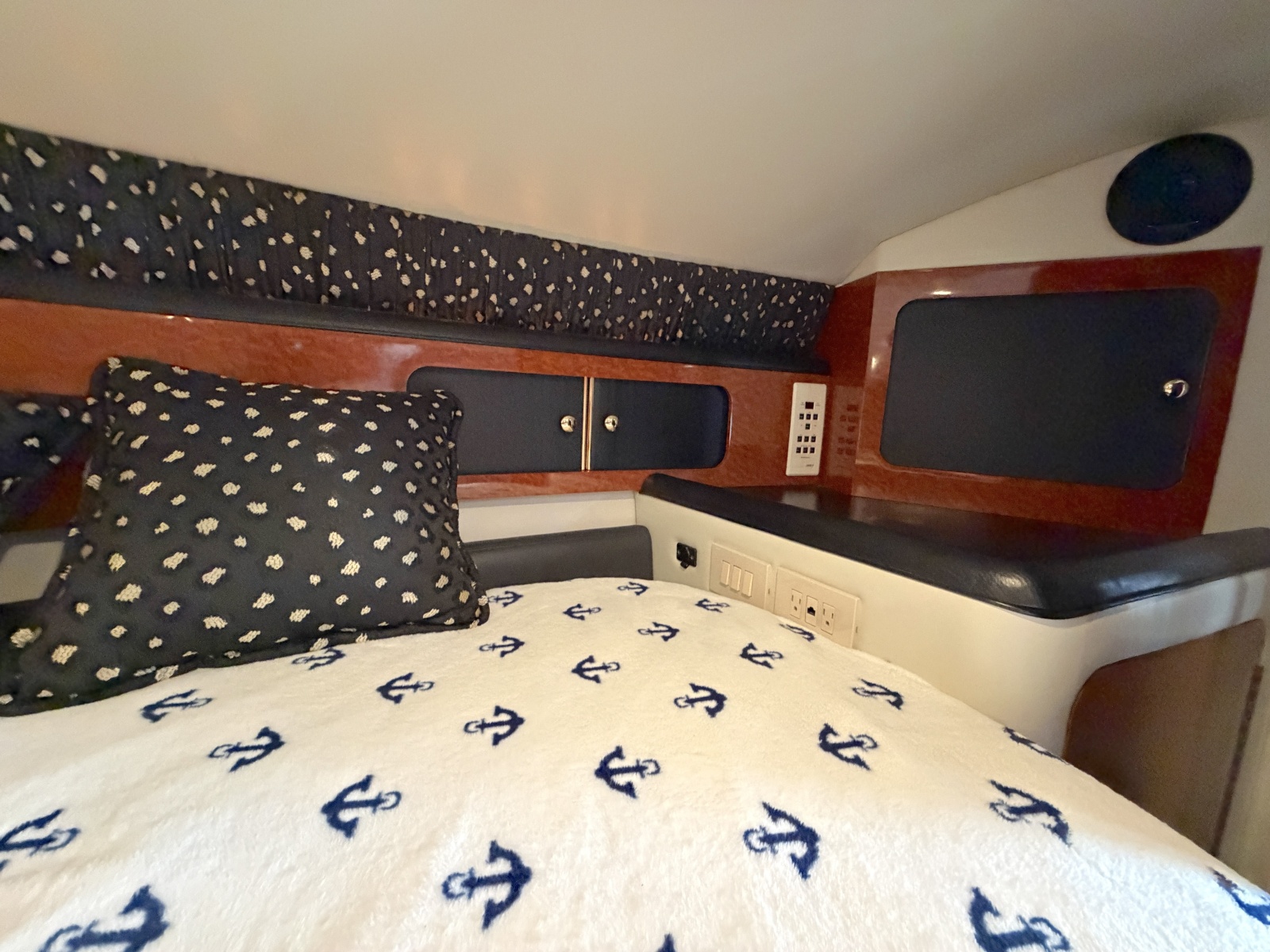 2002 Wellcraft 3700 Martinique