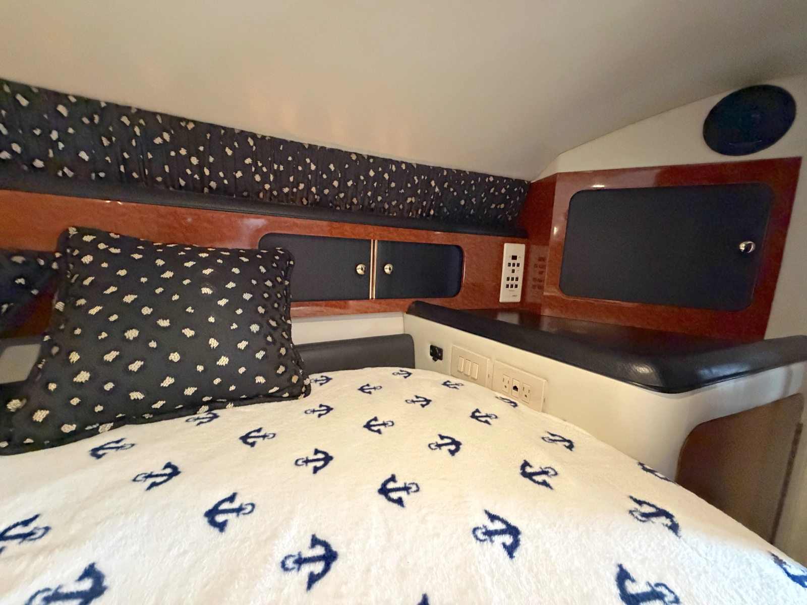 2002 Wellcraft 3700 Martinique