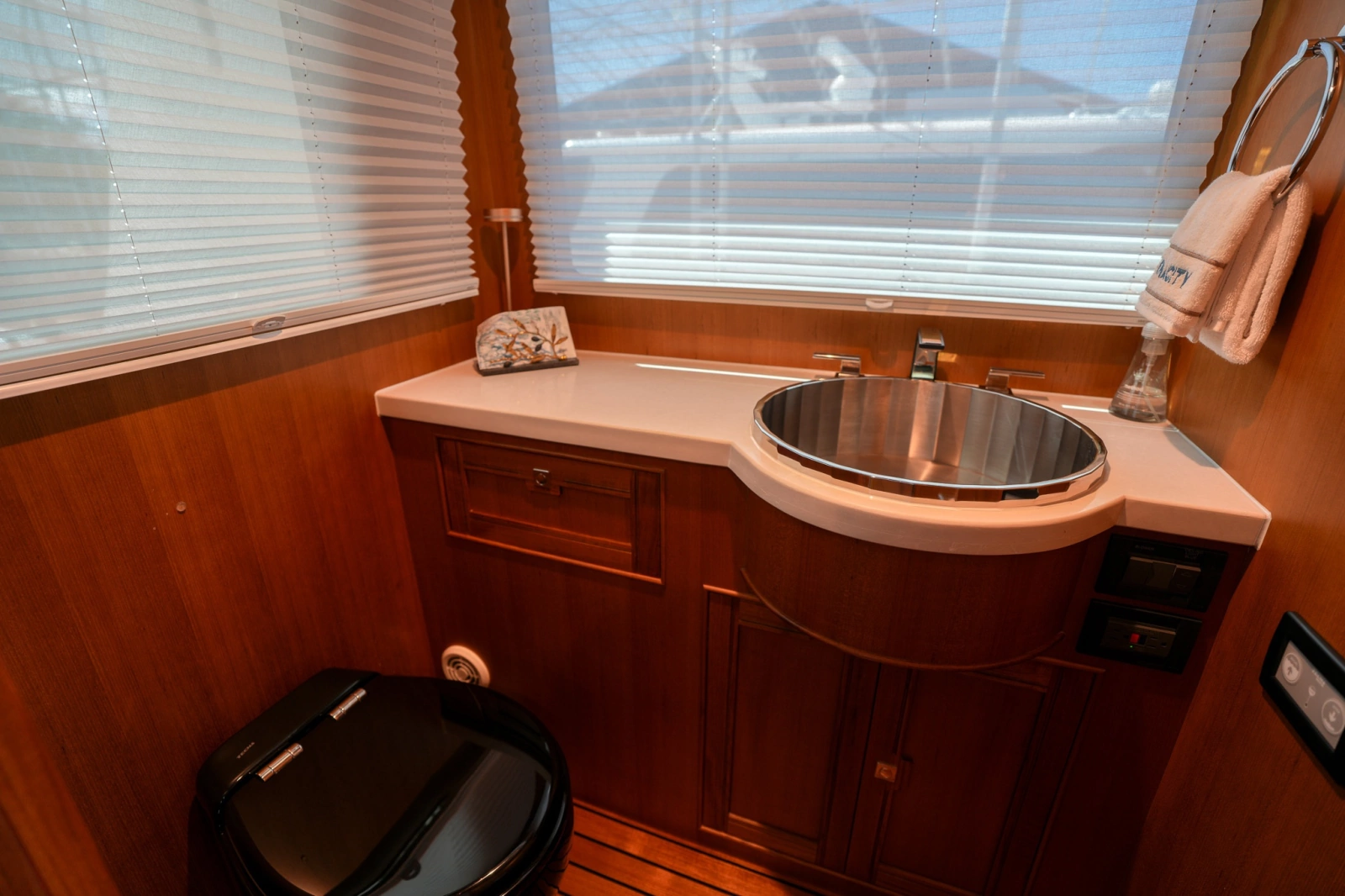 2025 Marlow Explorer 70E MkII-CB