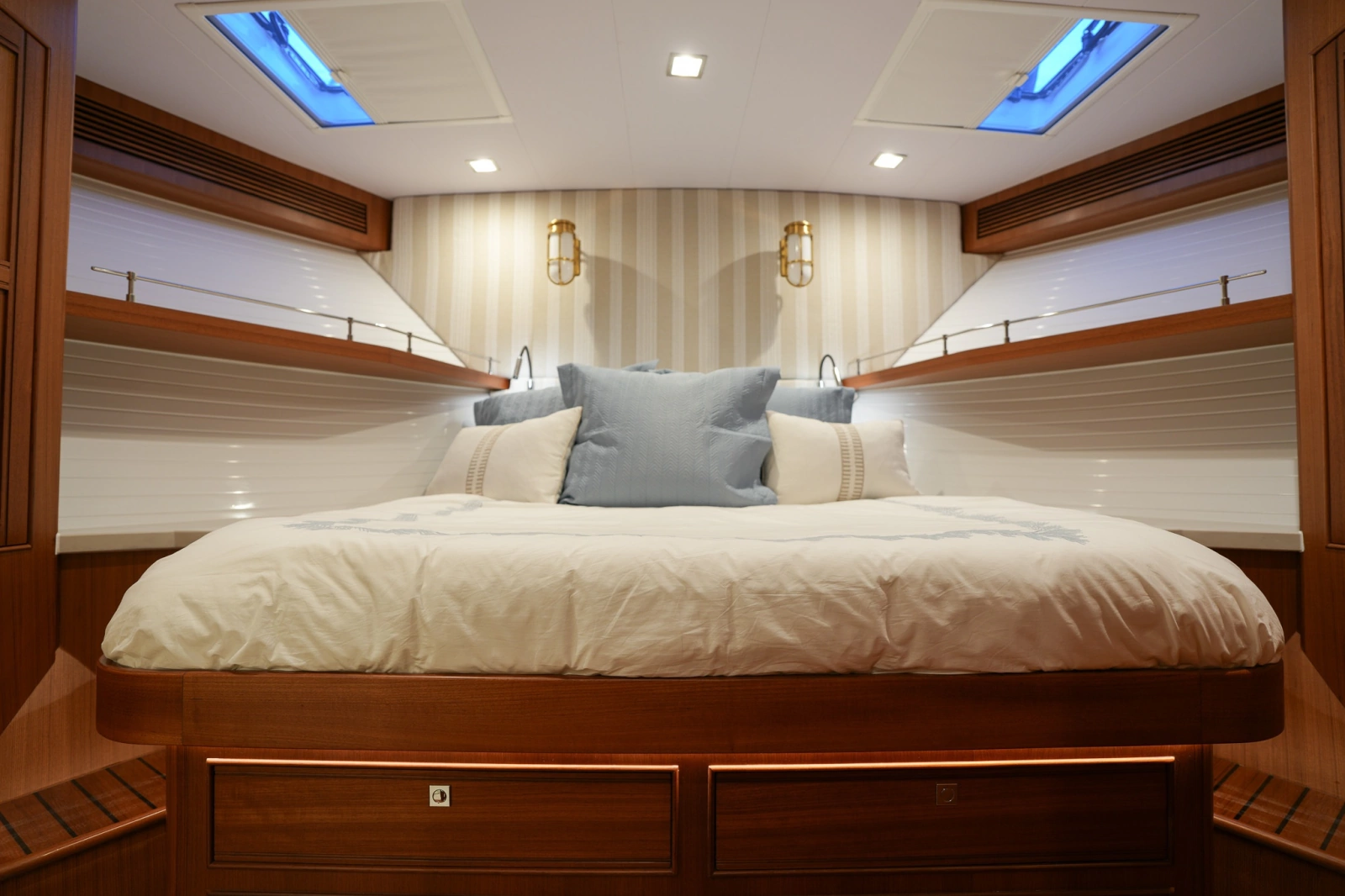 2025 Marlow Explorer 70E MkII-CB