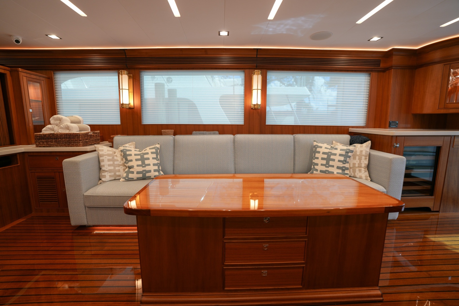 2025 Marlow Explorer 70E MkII-CB — TENACITY
