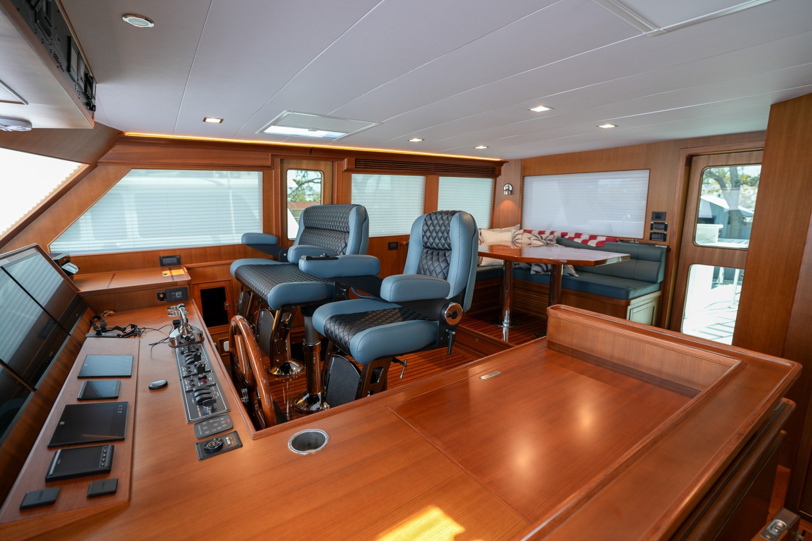 2025 Marlow Explorer 70E MkII-CB — TENACITY