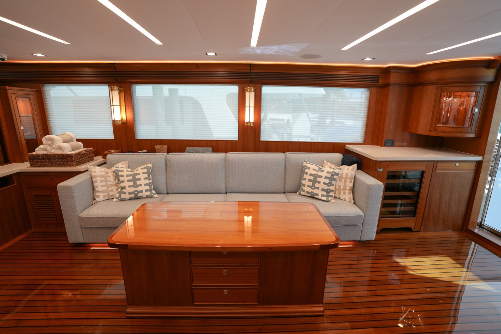 2025 Marlow Explorer 70E MkII-CB — TENACITY