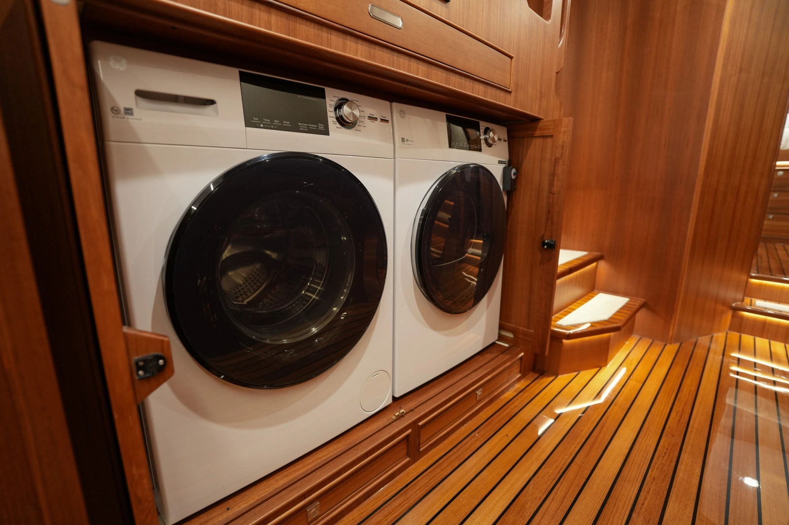 2025 Marlow Explorer 70E MkII-CB