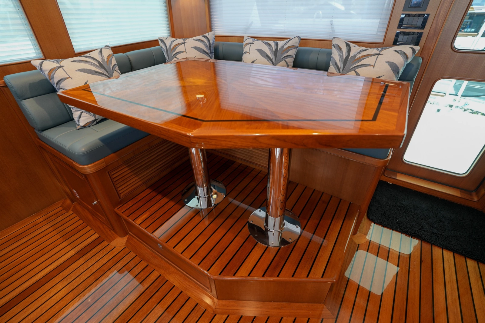 2025 Marlow Explorer 70E MkII-CB