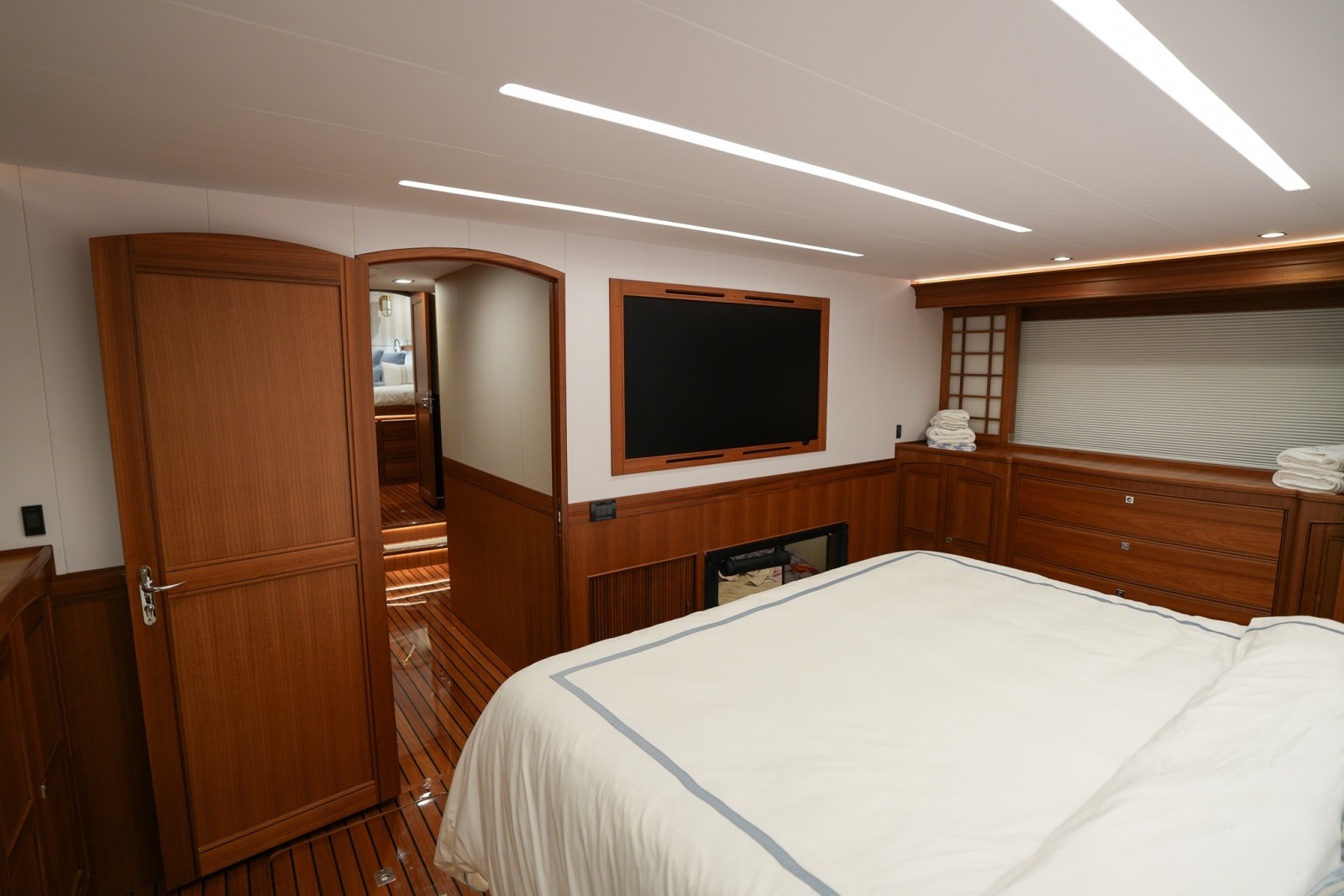2025 Marlow Explorer 70E MkII-CB — TENACITY