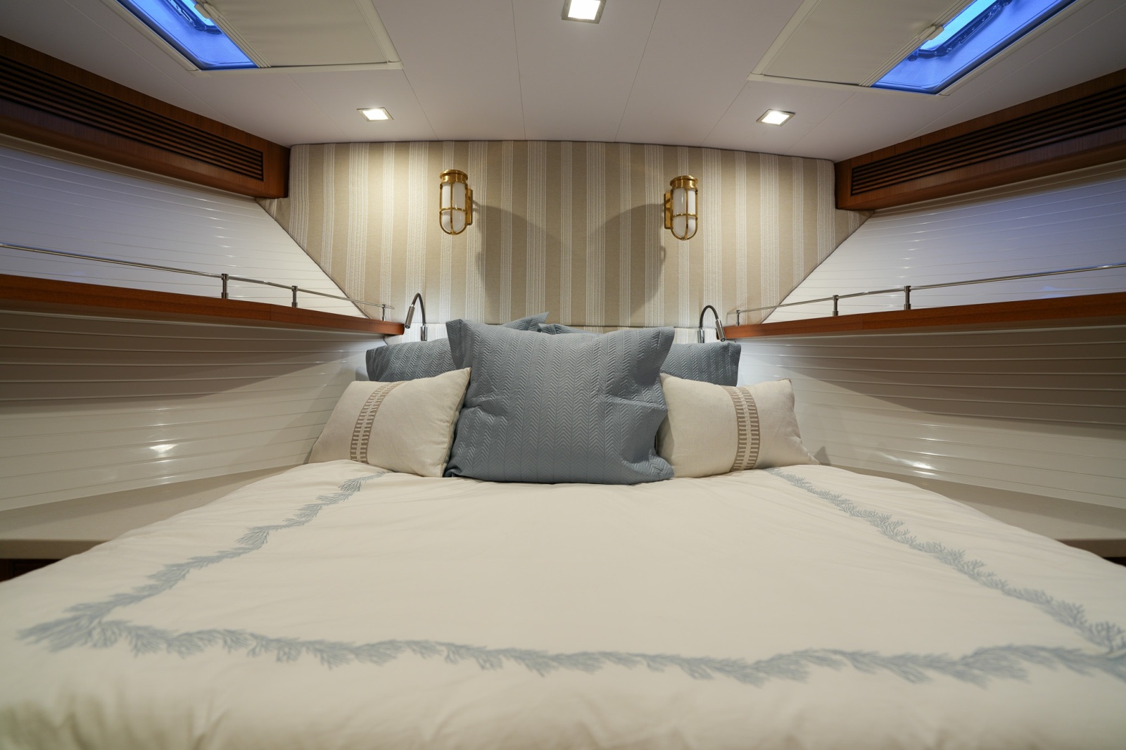 2025 Marlow Explorer 70E MkII-CB — TENACITY