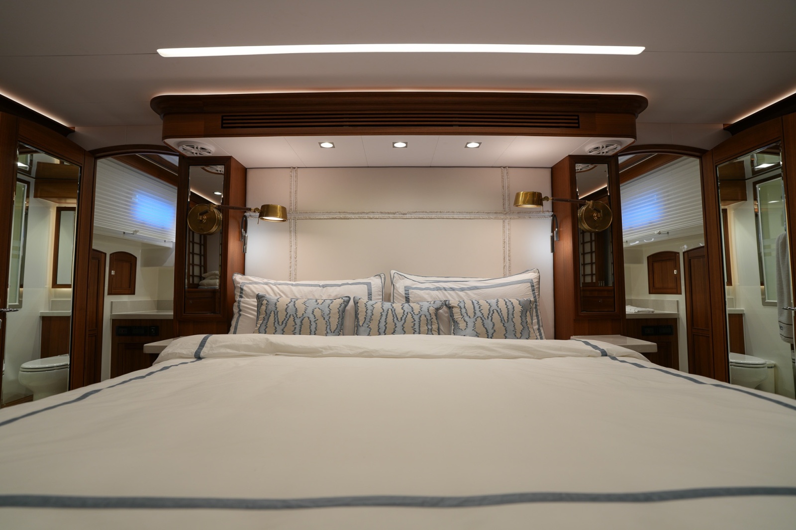 2025 Marlow Explorer 70E MkII-CB — TENACITY