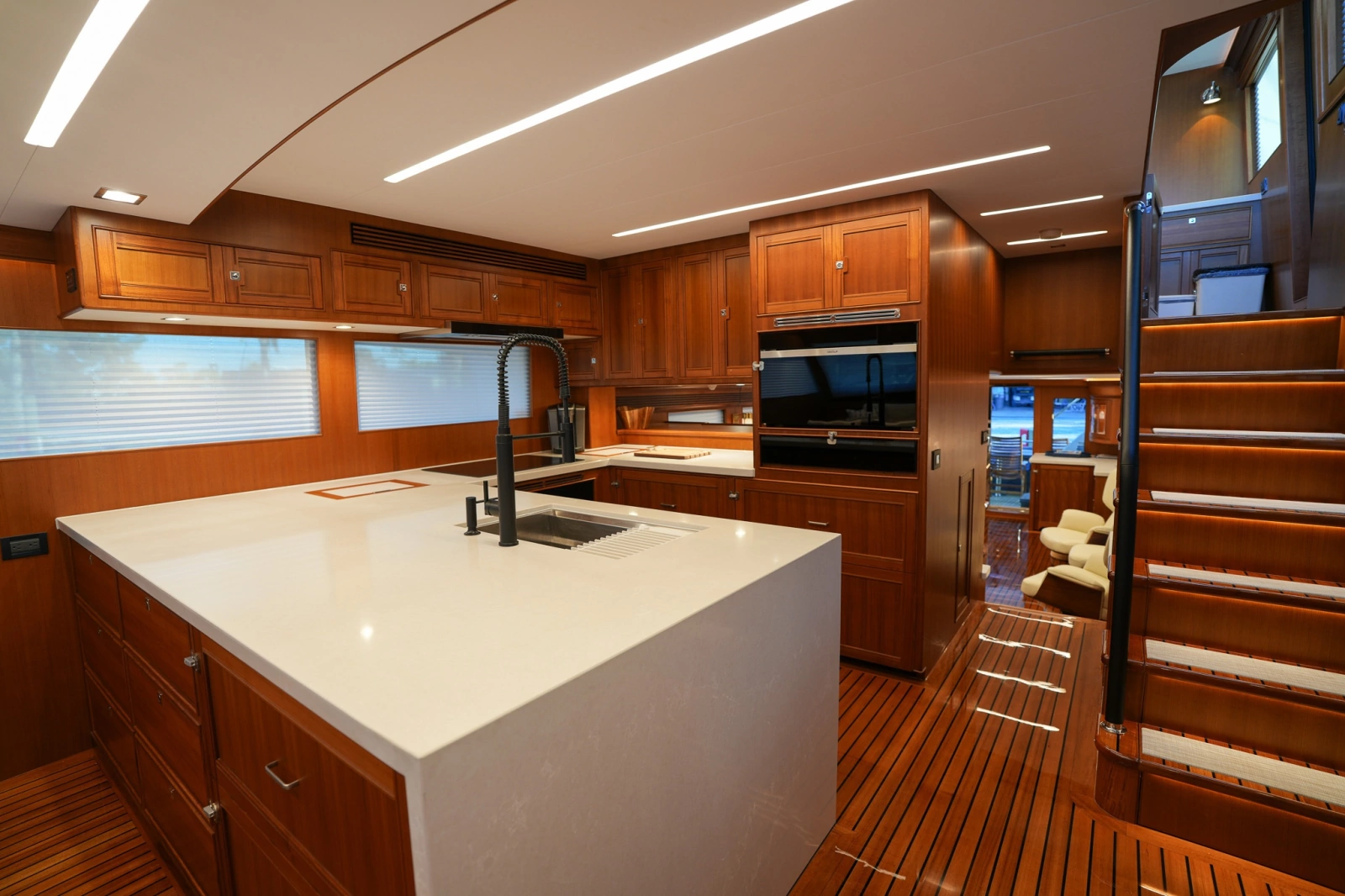 2025 Marlow Explorer 70E MkII-CB