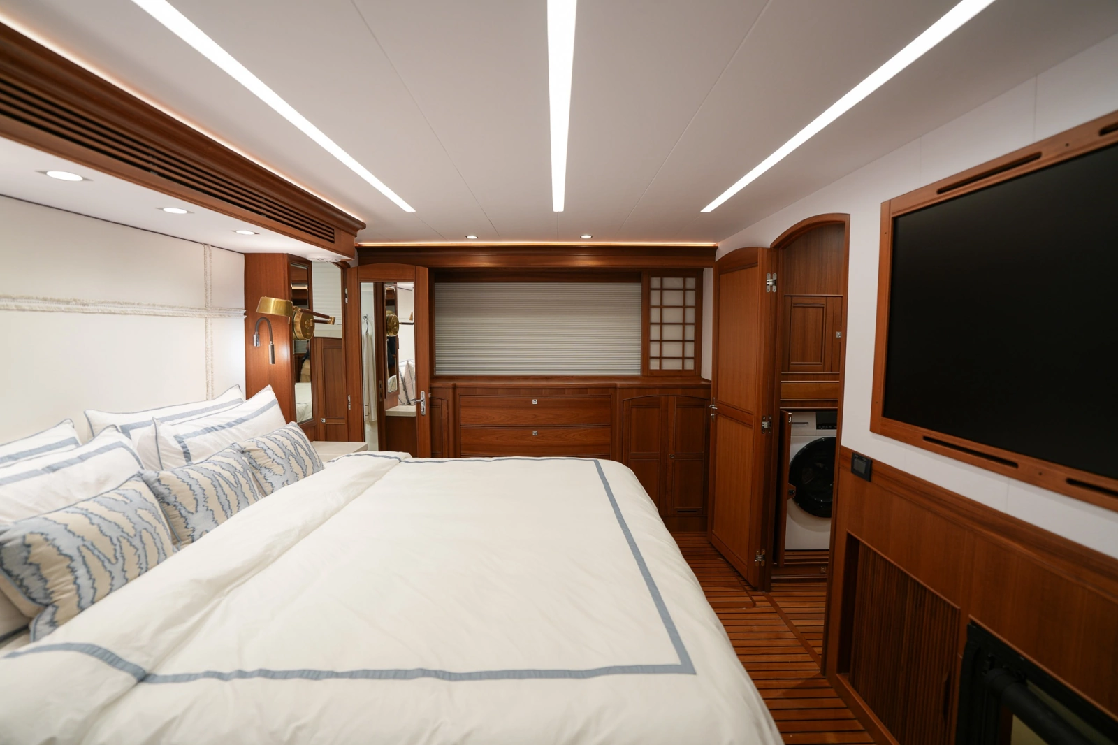 2025 Marlow Explorer 70E MkII-CB