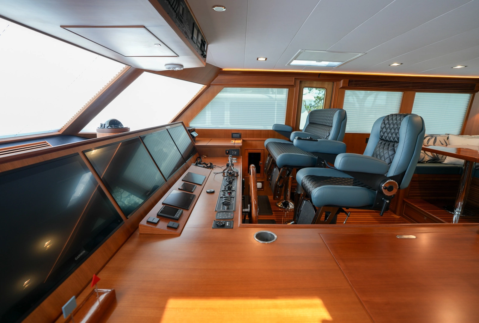 2025 Marlow Explorer 70E MkII-CB