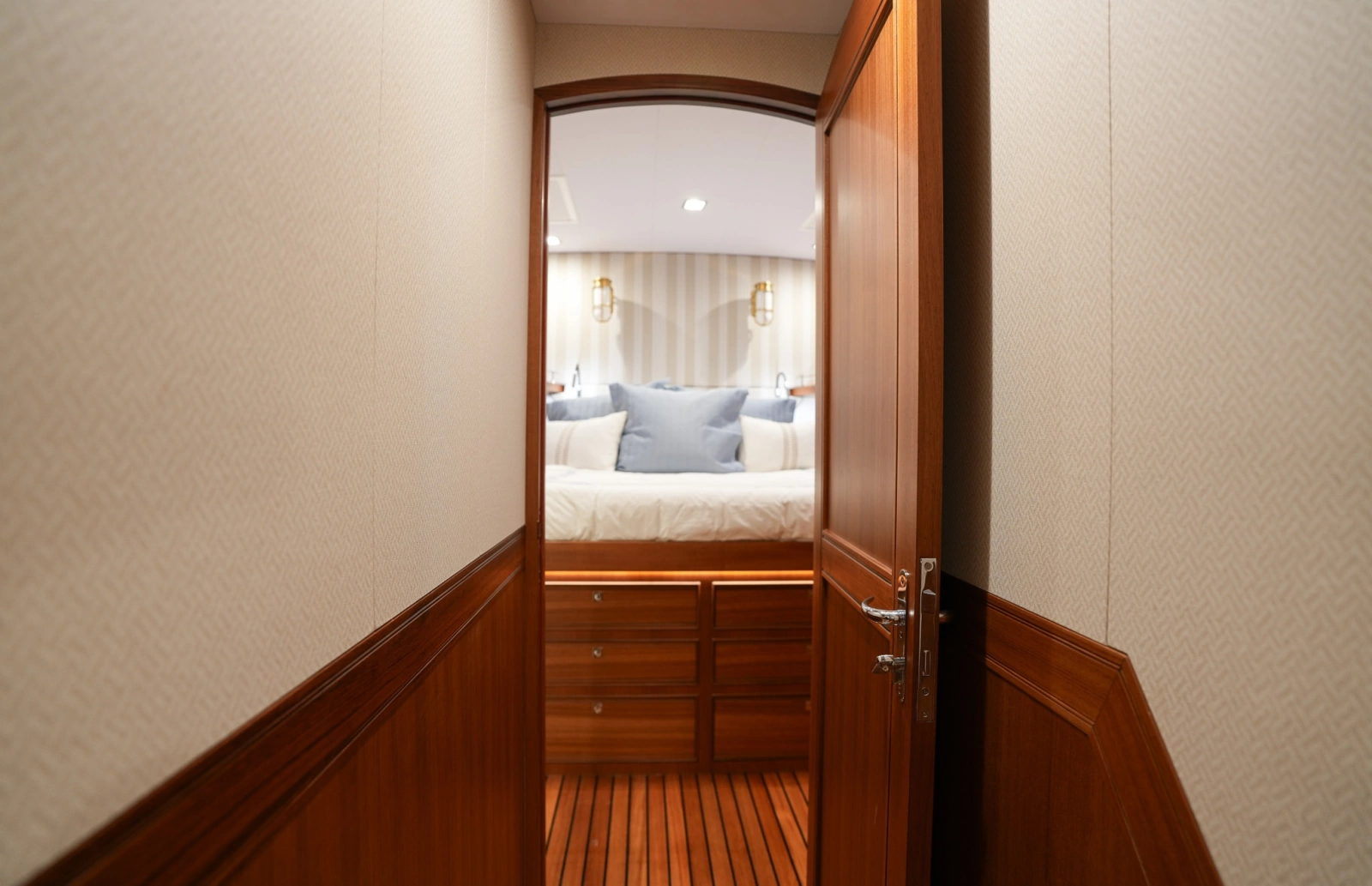 2025 Marlow Explorer 70E MkII-CB