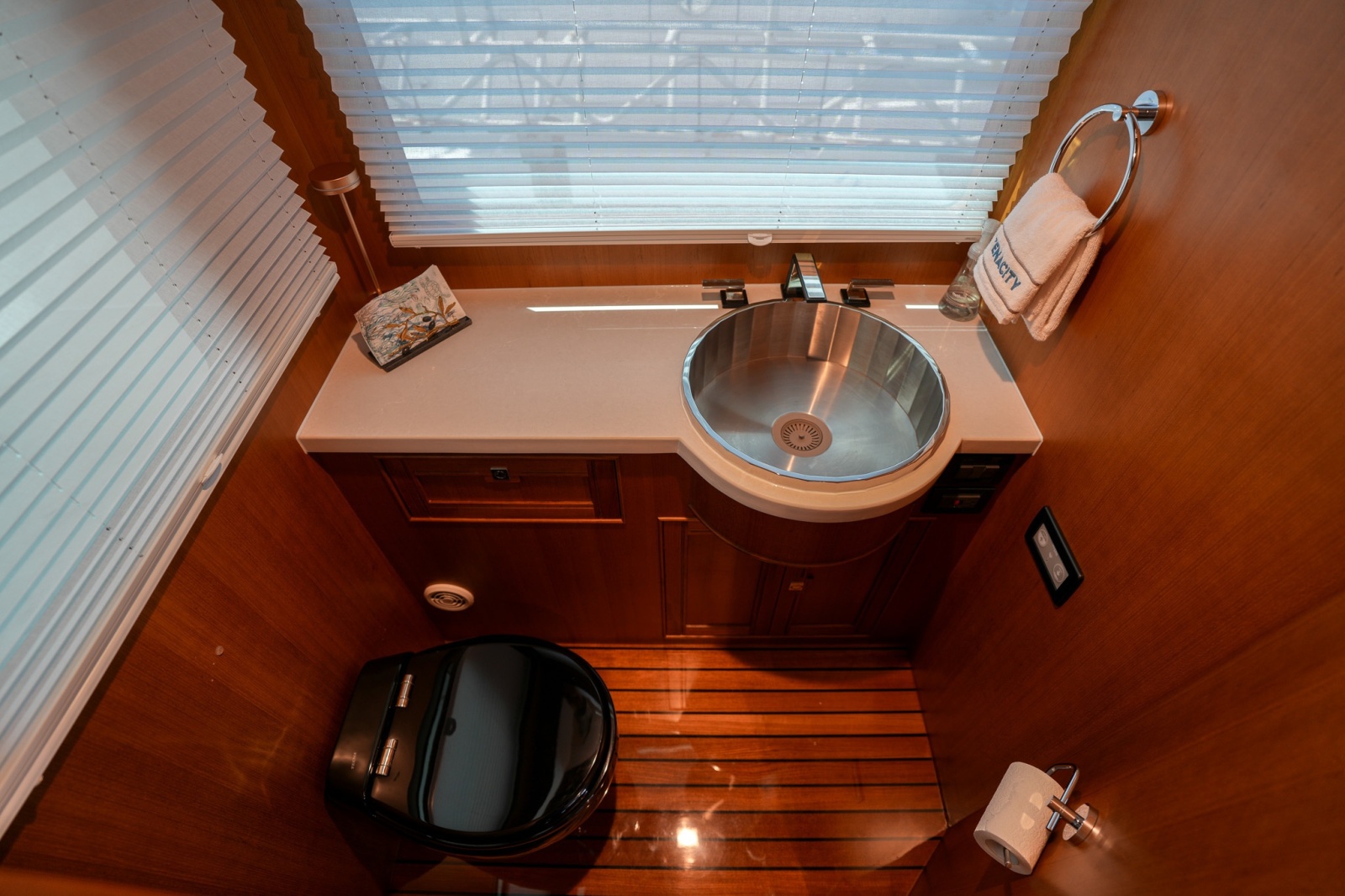 2025 Marlow Explorer 70E MkII-CB — TENACITY