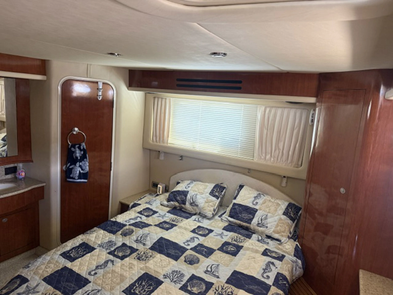 2004 Sea Ray 390 Motor Yacht