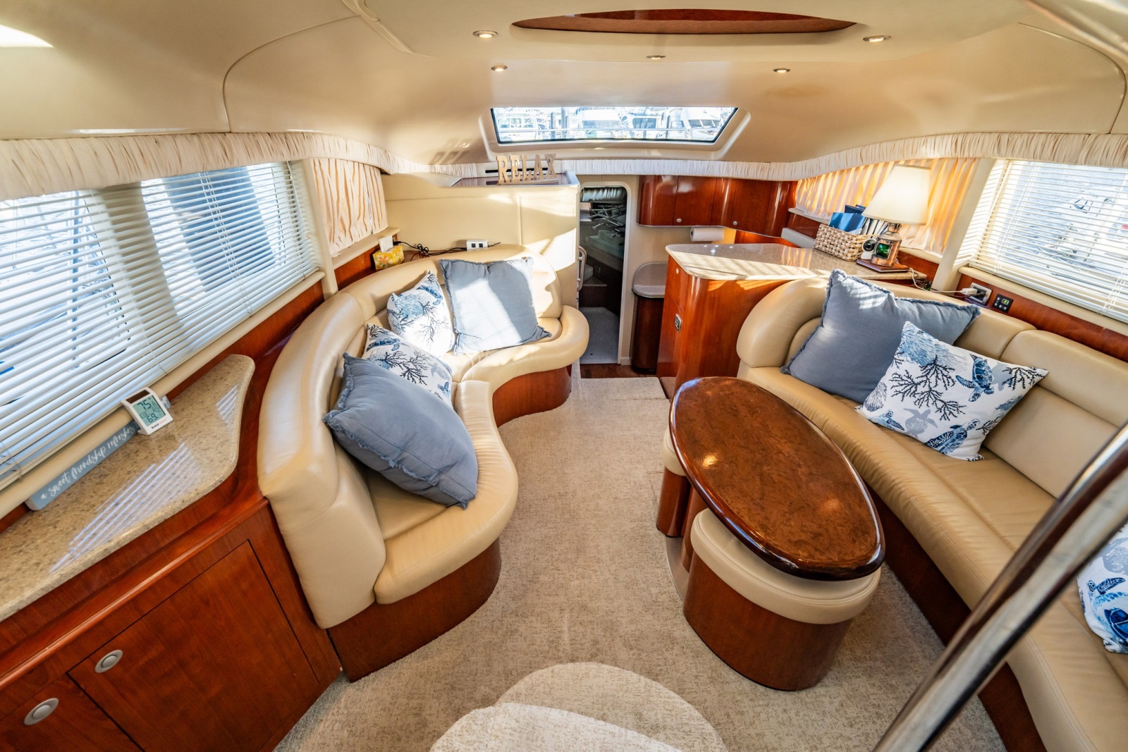 2004 Sea Ray 390 Motor Yacht