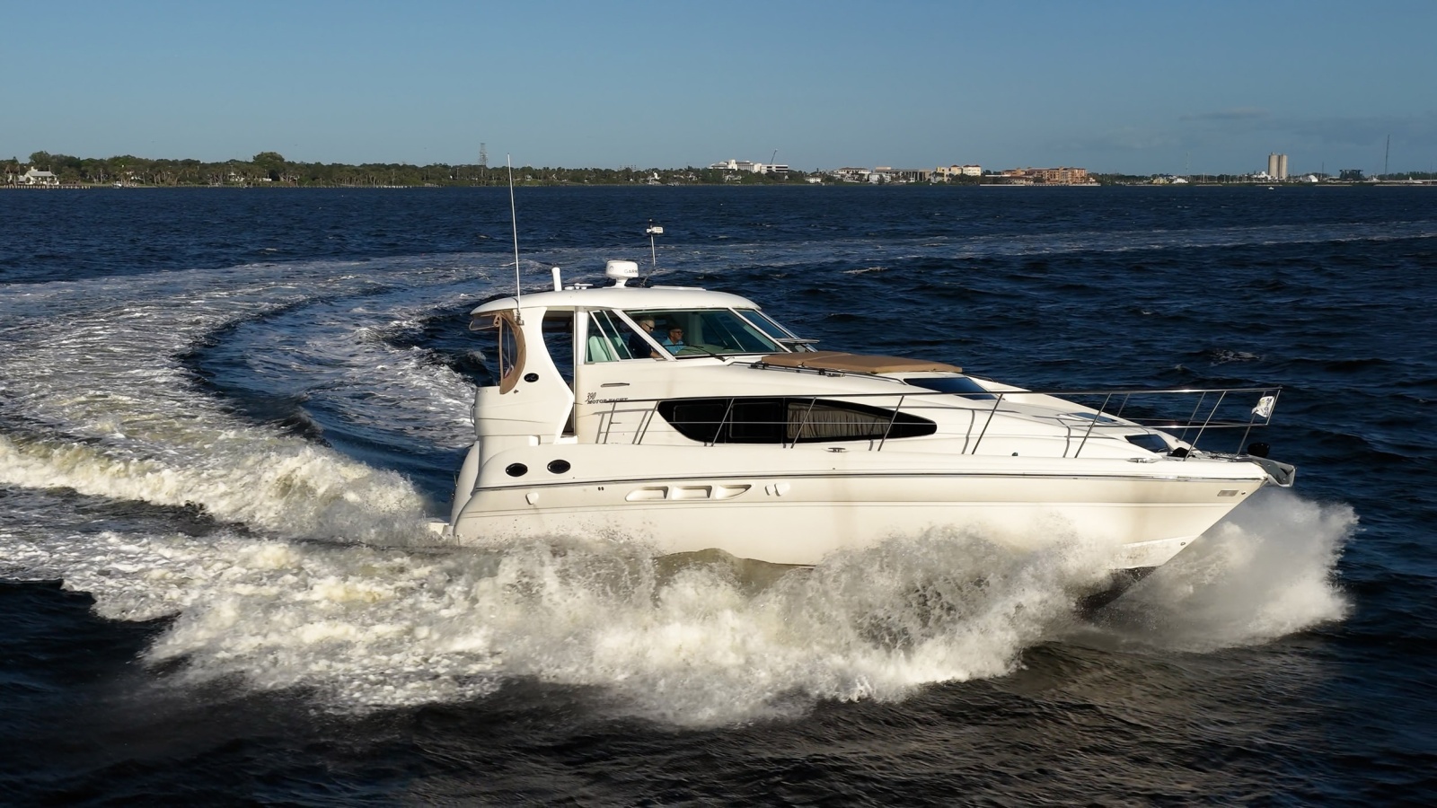 2004 Sea Ray 390 Motor Yacht