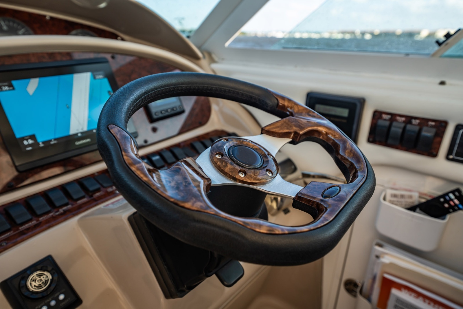 2004 Sea Ray 390 Motor Yacht