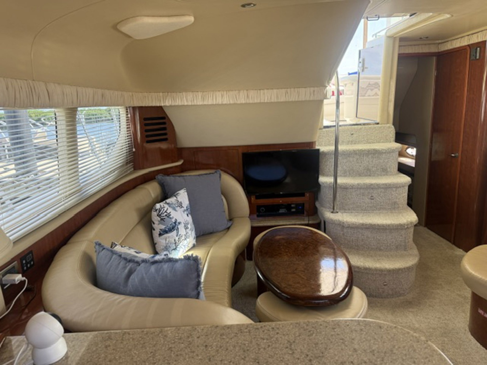 2004 Sea Ray 390 Motor Yacht