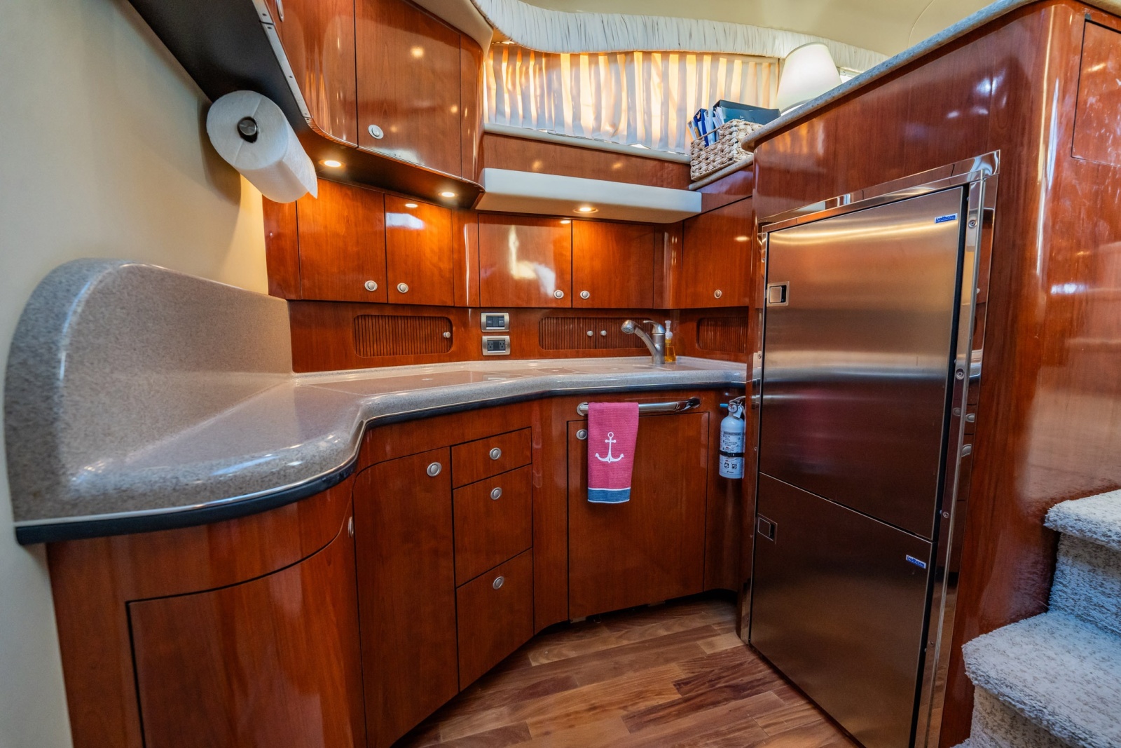 2004 Sea Ray 390 Motor Yacht