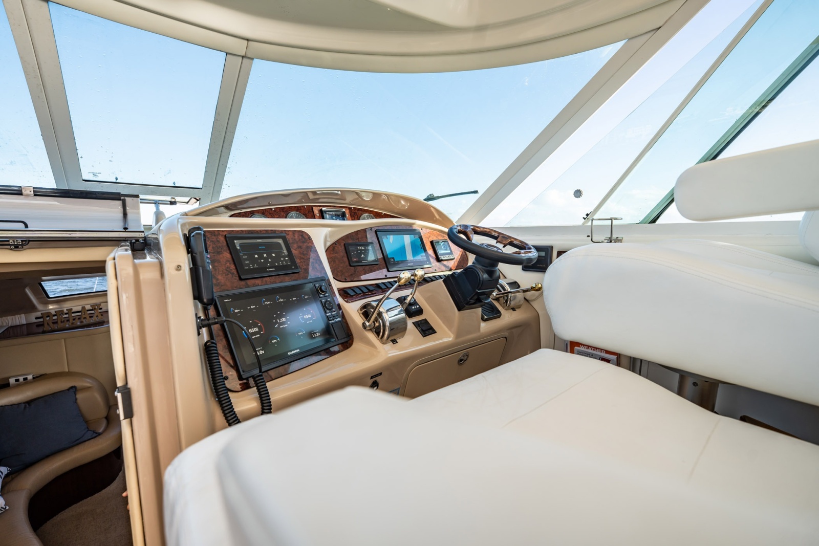 2004 Sea Ray 390 Motor Yacht