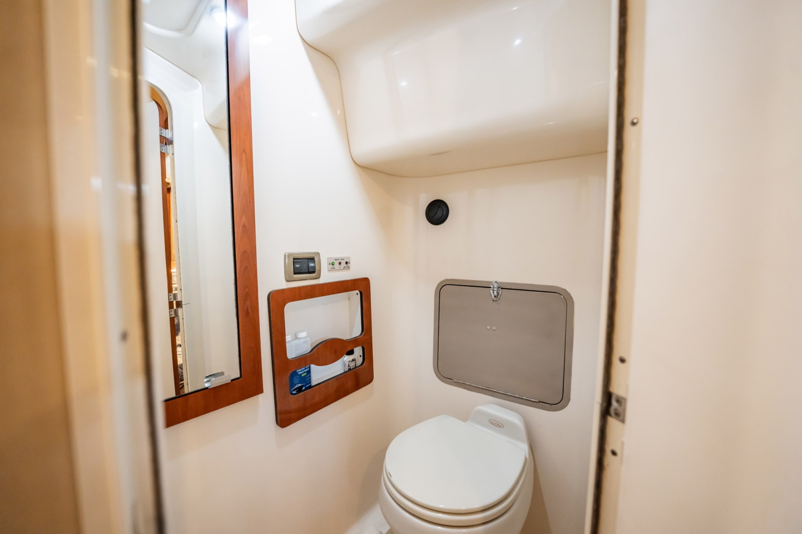 2004 Sea Ray 390 Motor Yacht