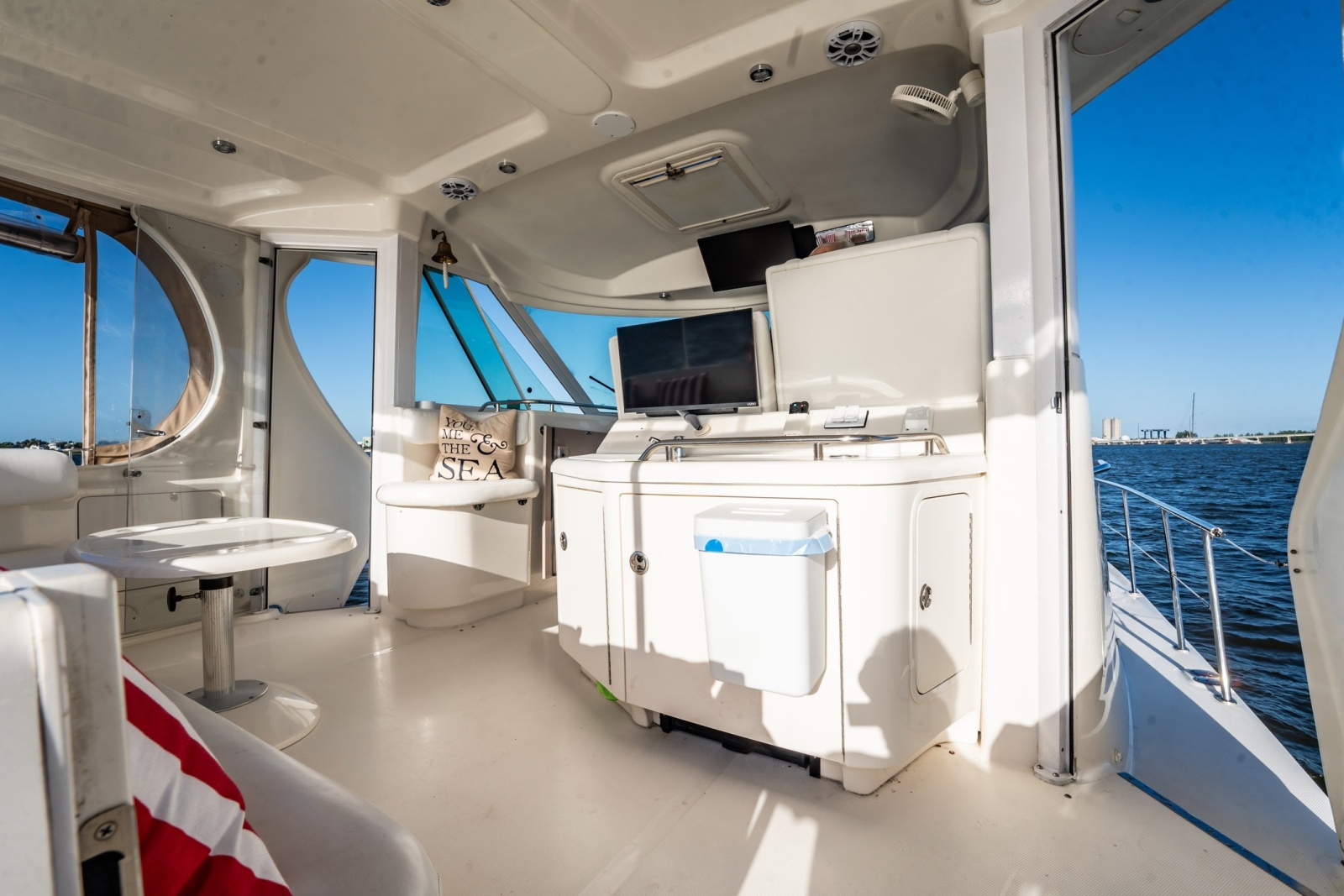 2004 Sea Ray 390 Motor Yacht
