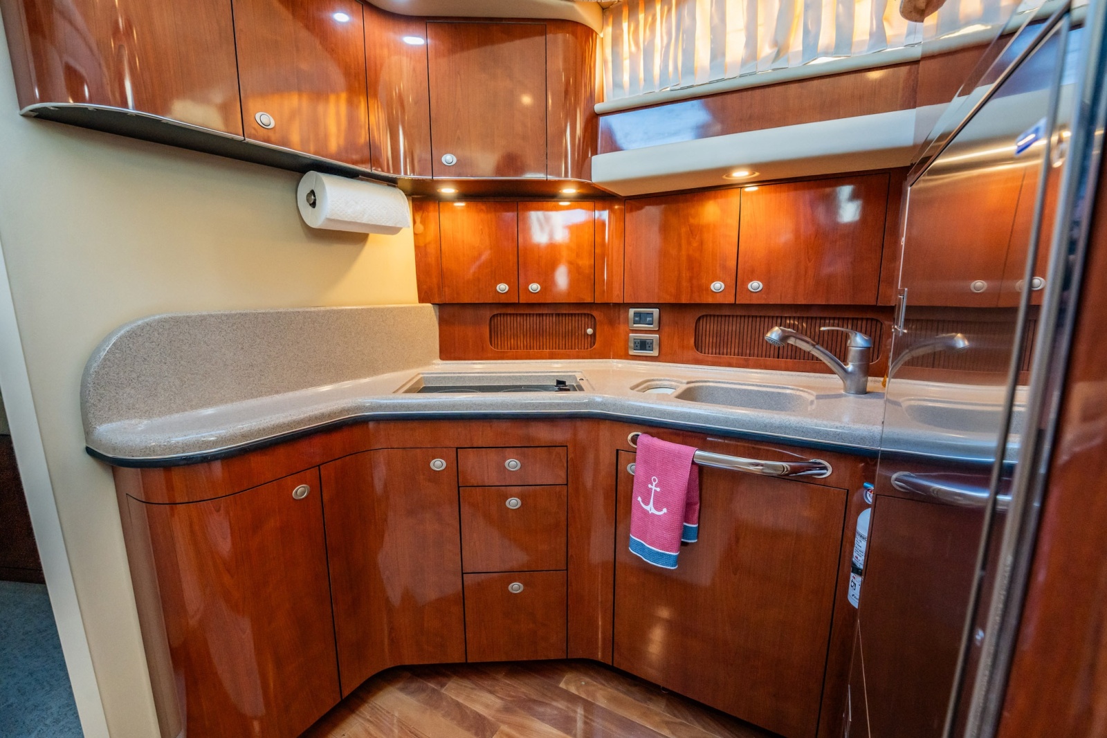 2004 Sea Ray 390 Motor Yacht