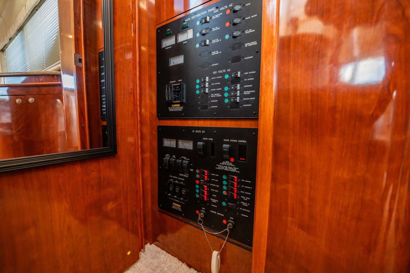 2004 Sea Ray 390 Motor Yacht