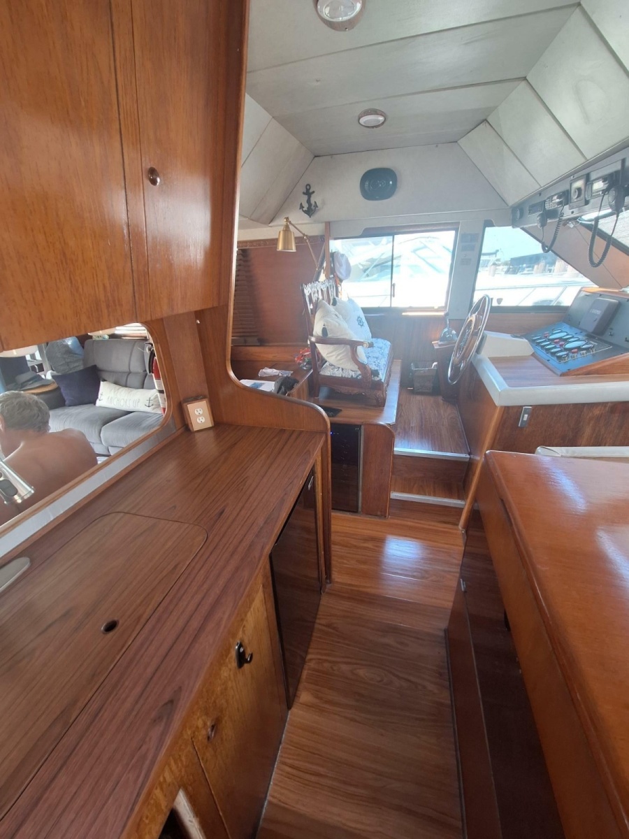 1988 Birchwood 44TS Motor Yacht