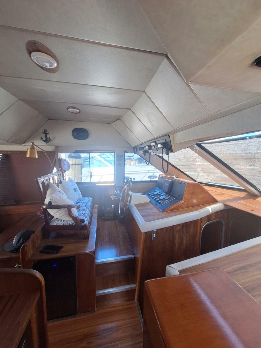 1988 Birchwood 44TS Motor Yacht