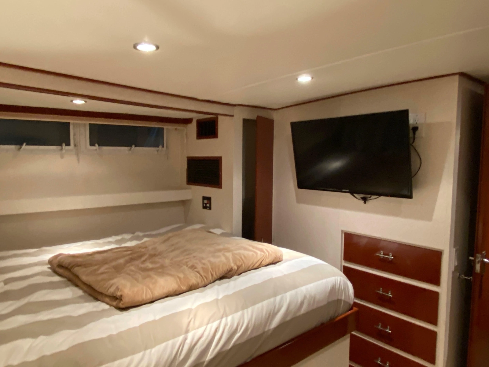 1973 Chris-Craft 47 Commander
