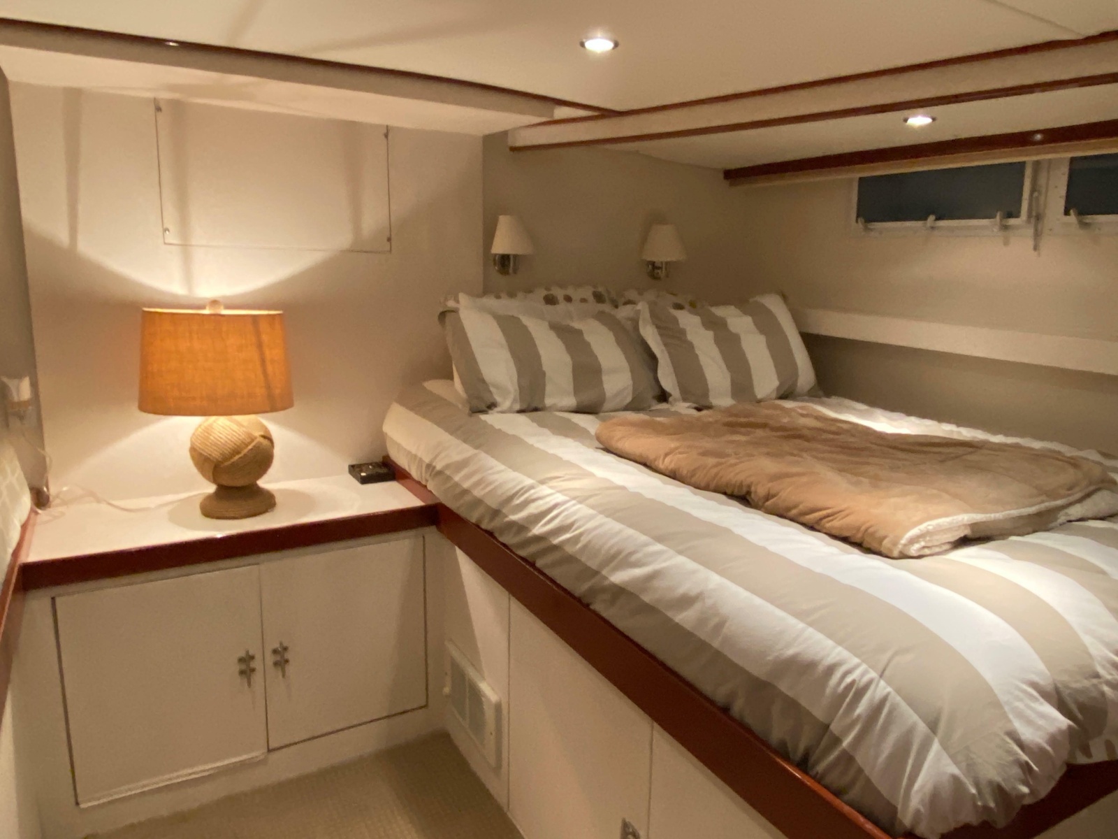 1973 Chris-Craft 47 Commander