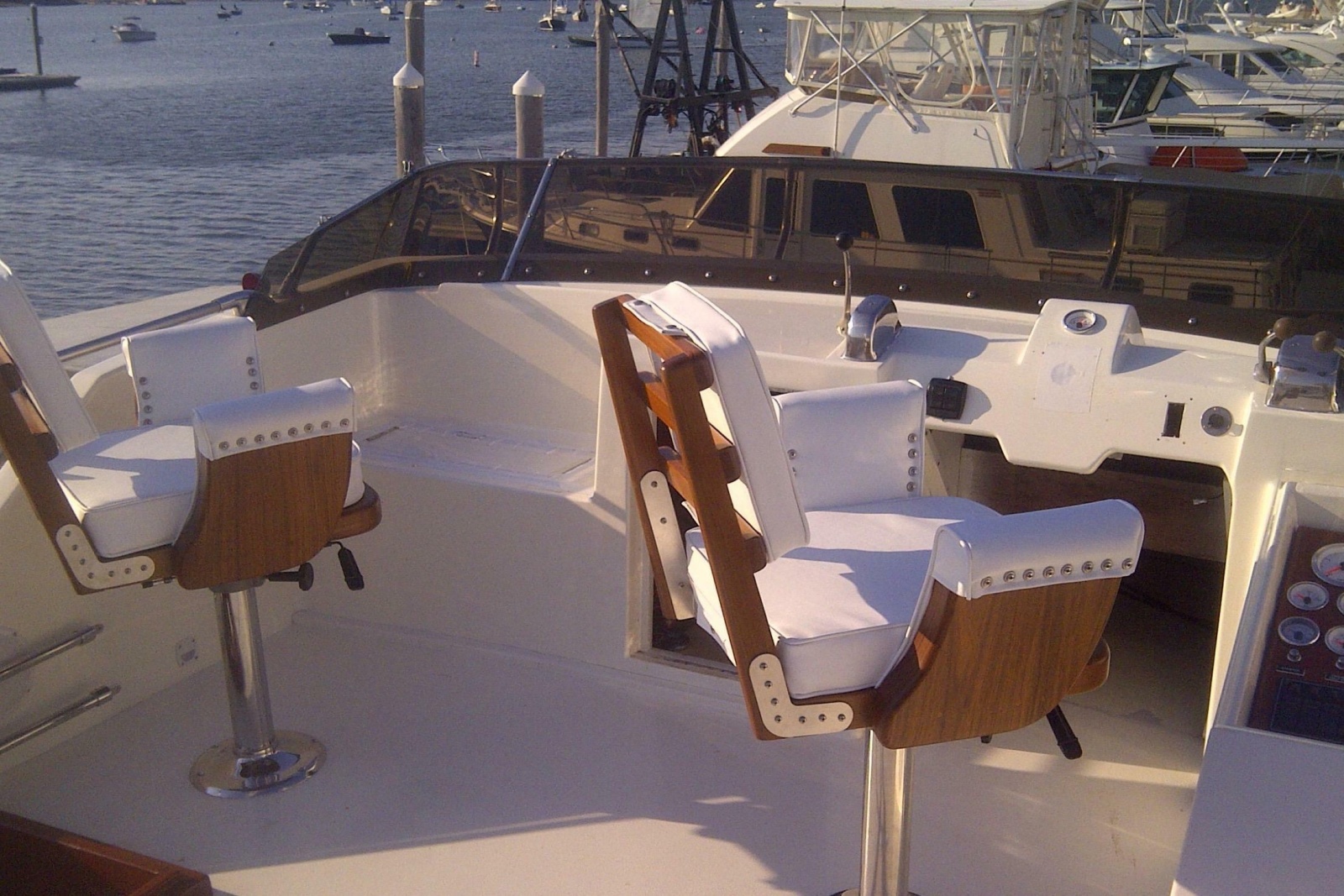 1973 Chris-Craft 47 Commander