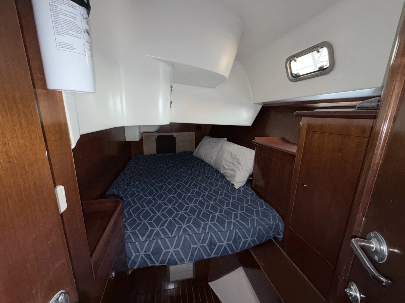 Aft Port Cabin