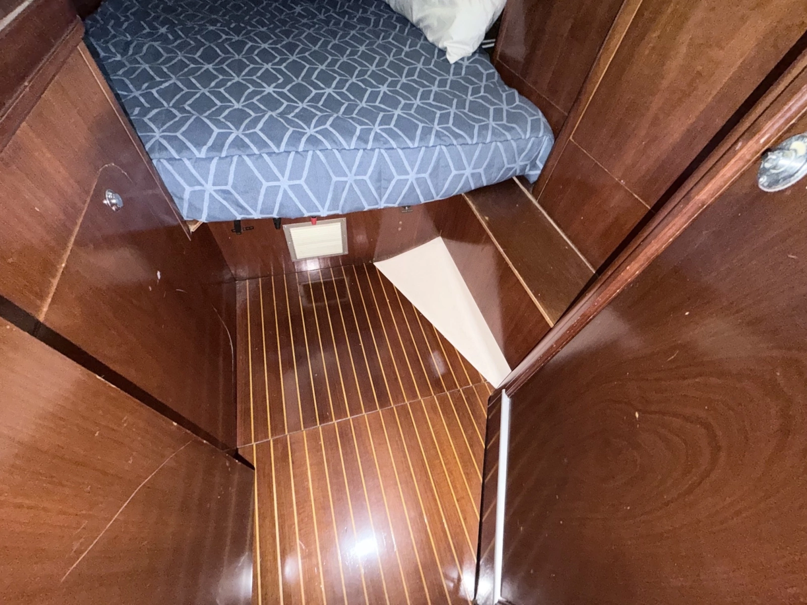 Aft Port Cabin
