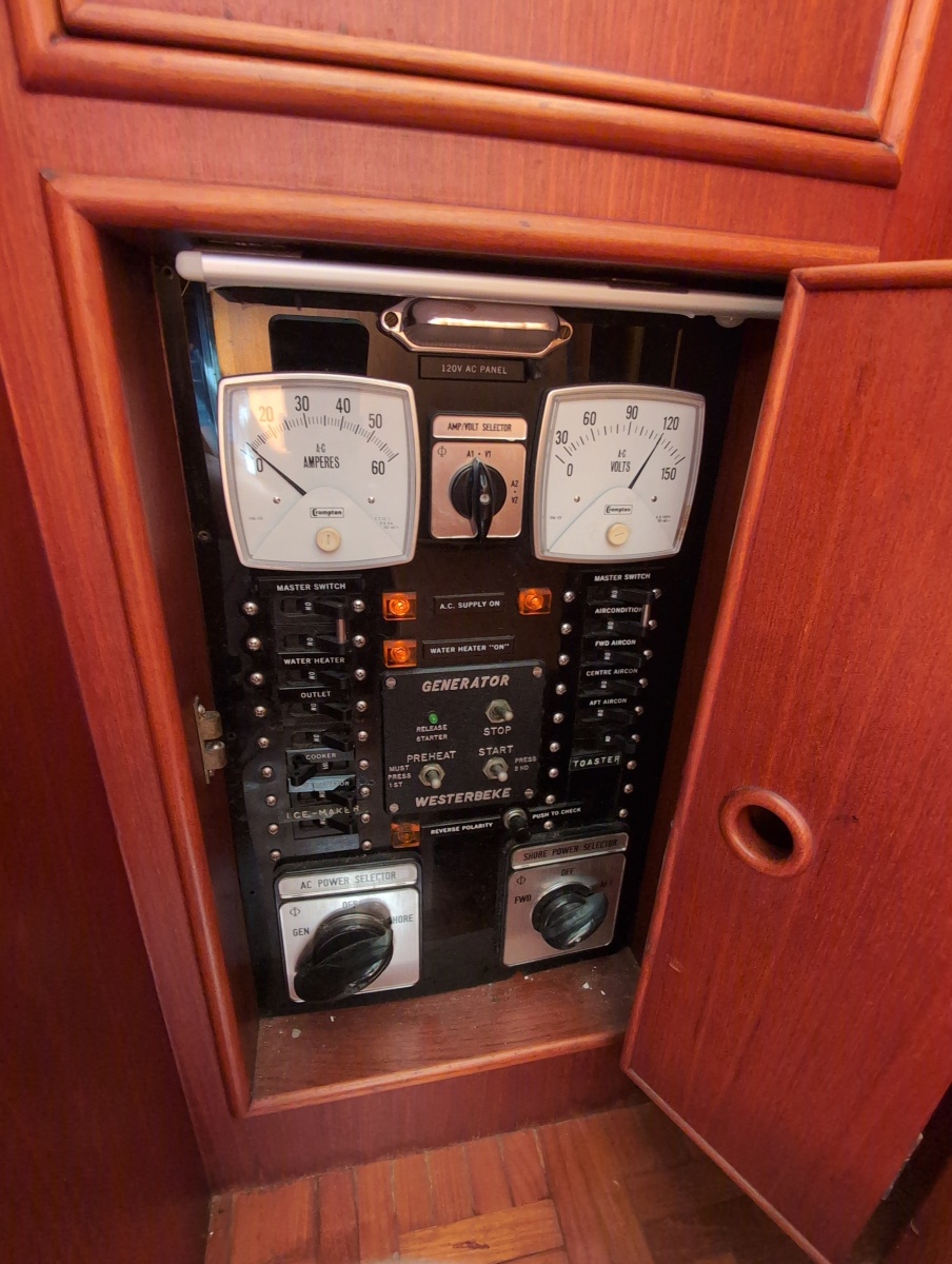 1990 Grand Banks 36 Classic