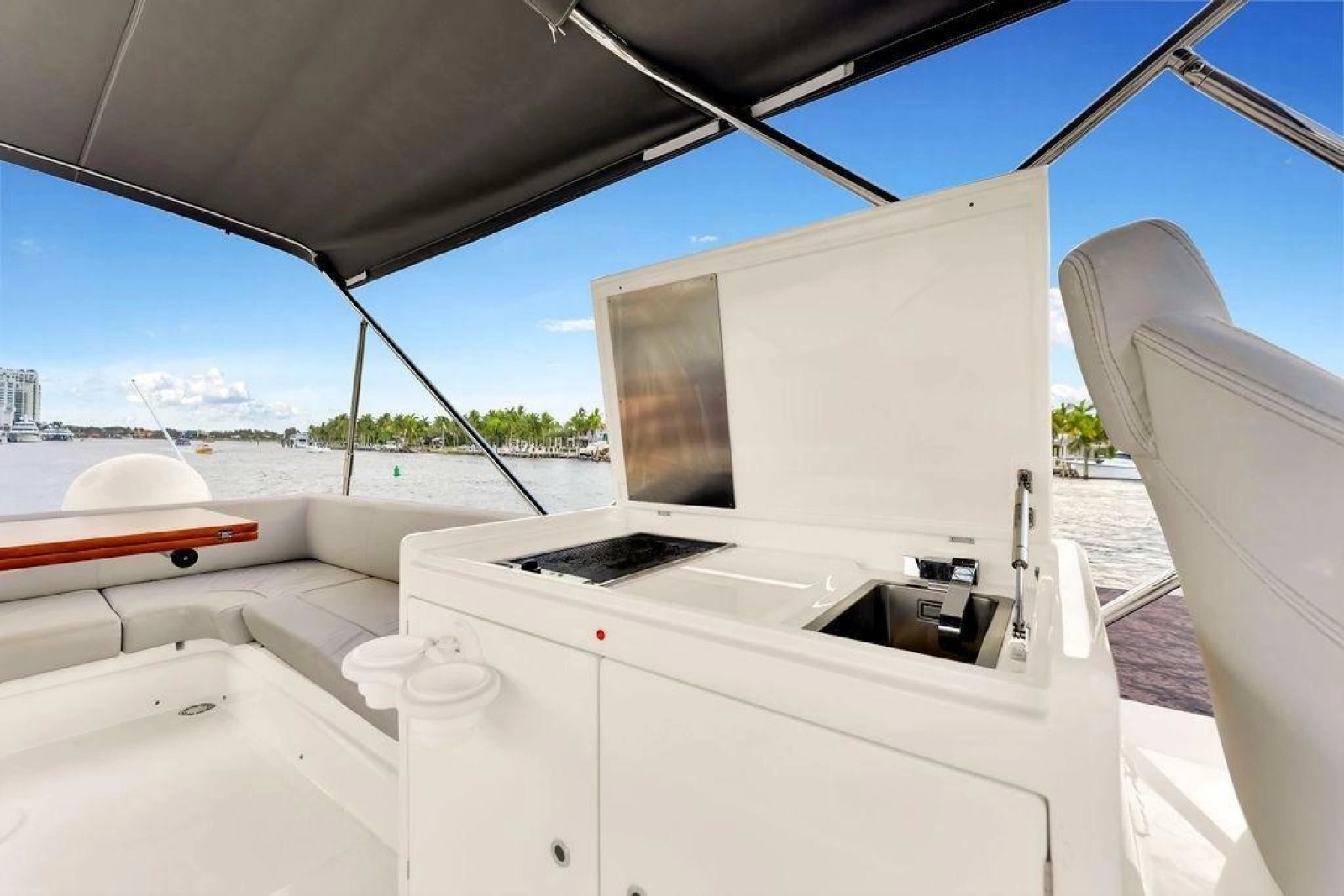 2021 Ferretti Yachts 500