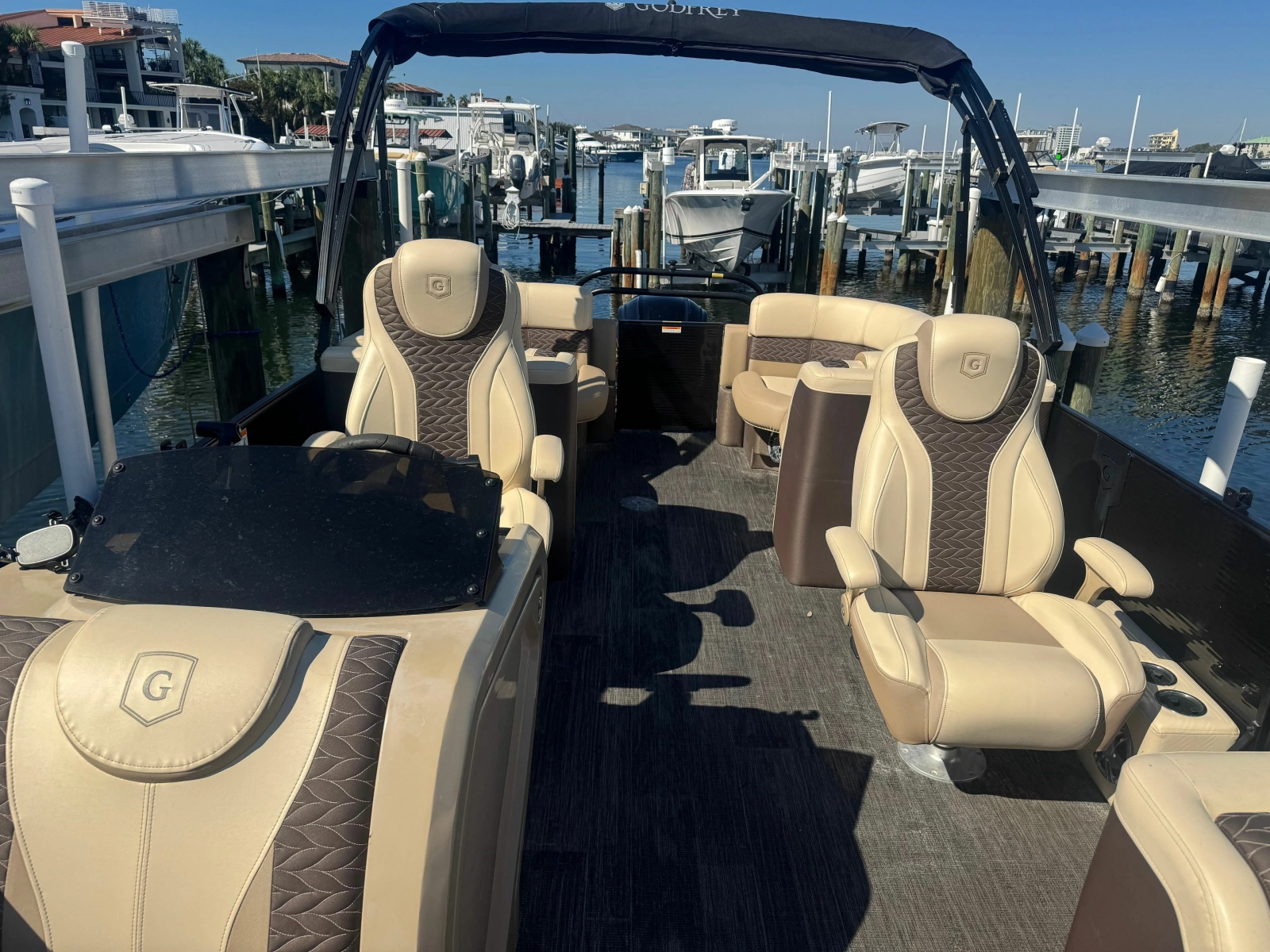 2022 Godfrey Monaco 255 SB