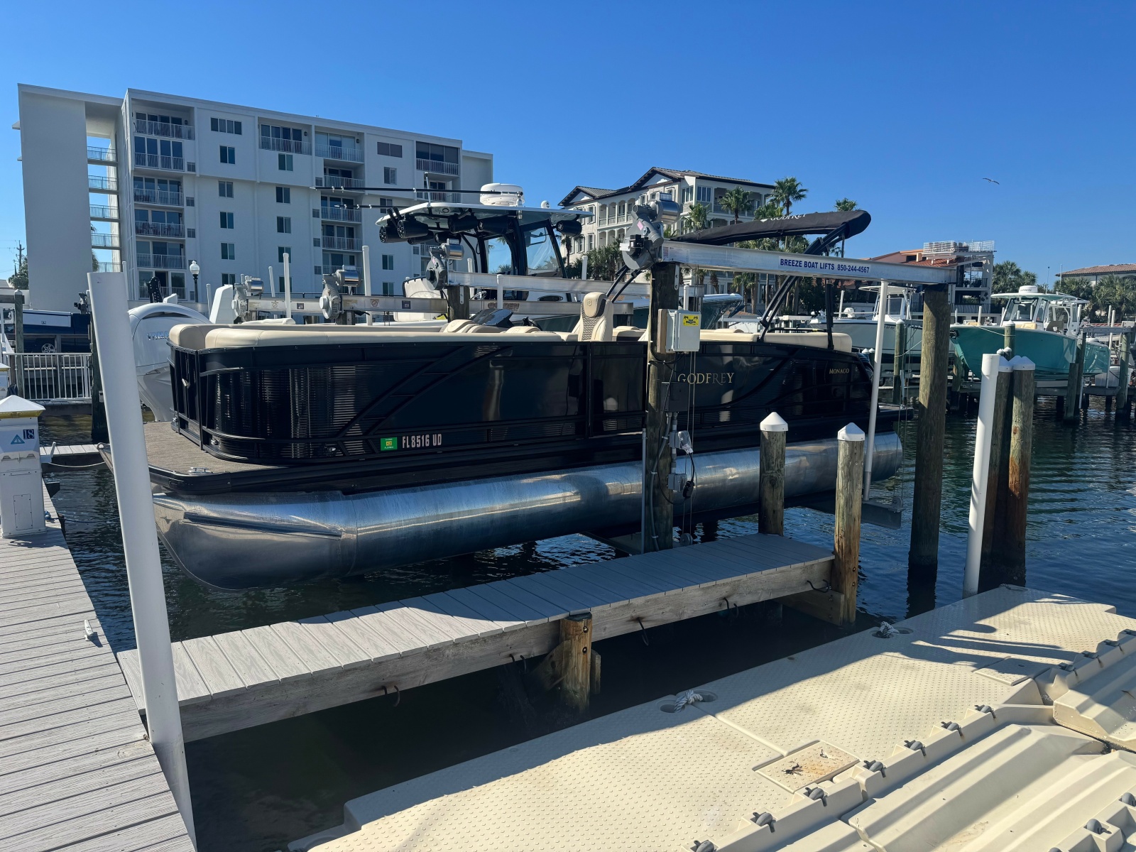 2022 Godfrey Monaco 255 SB