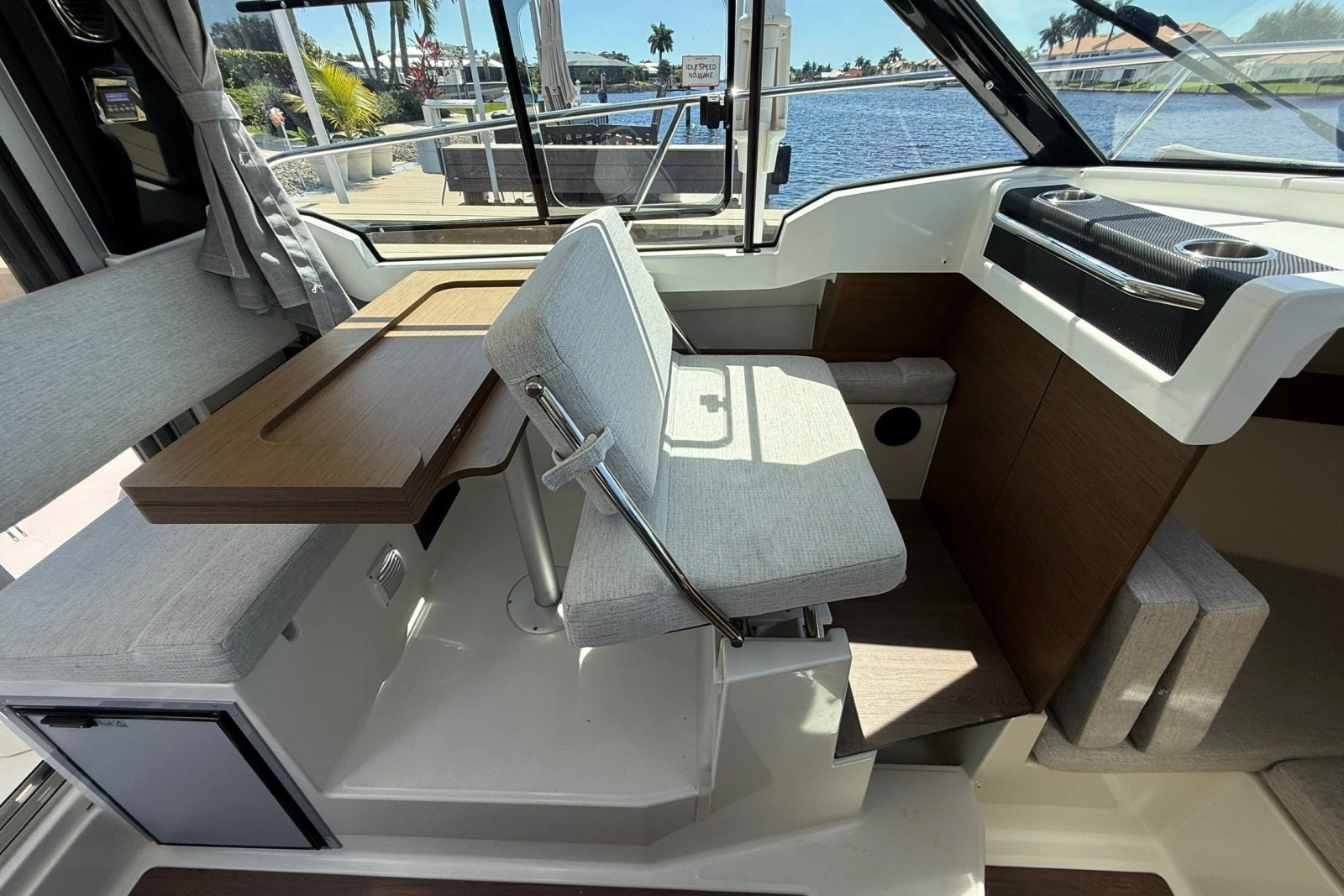 2022 Jeanneau NC 795 Series 2