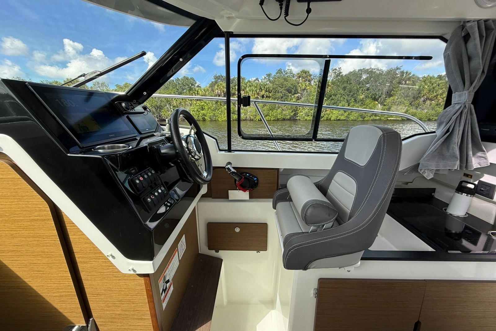 2022 Jeanneau NC 795 Series 2