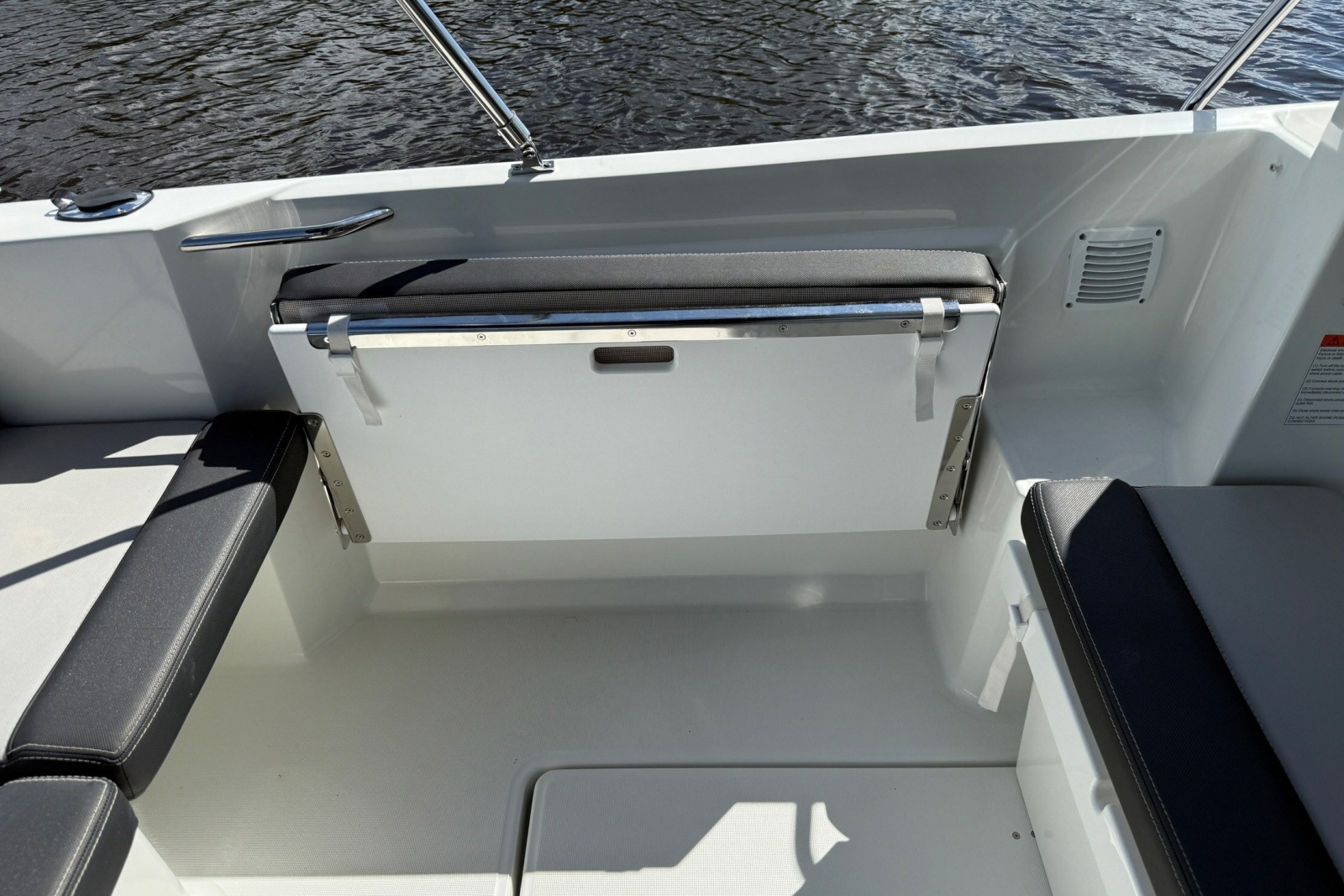 2022 Jeanneau NC 795 Series 2