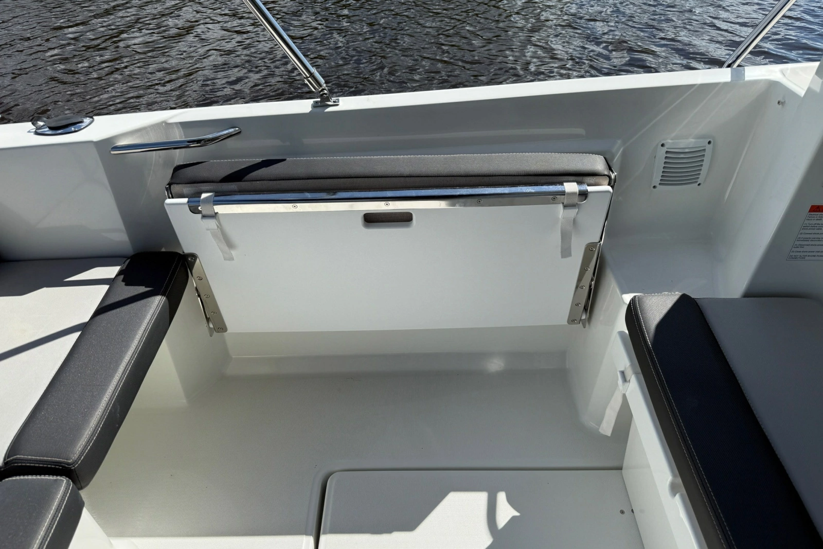 2022 Jeanneau NC 795 Series 2