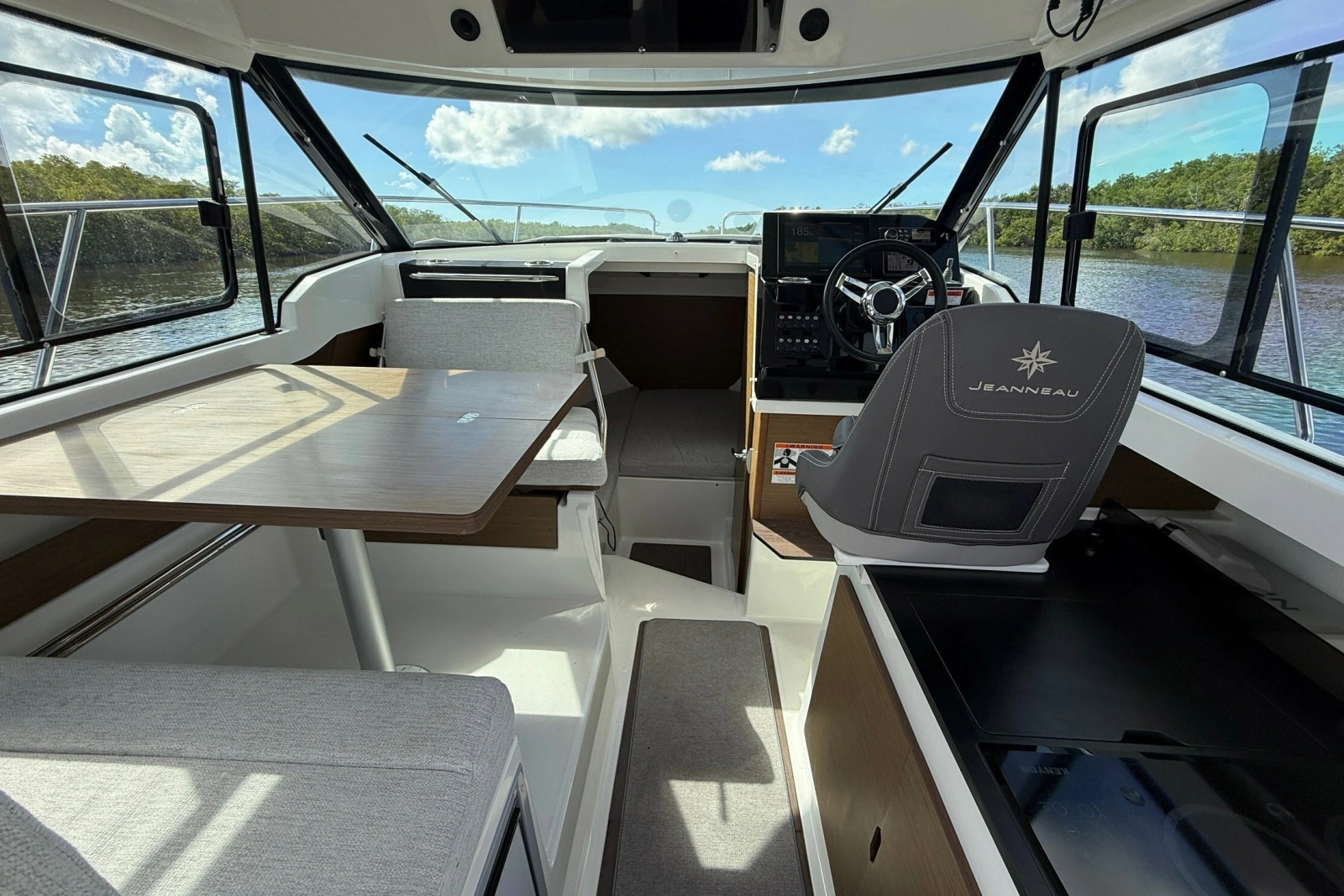 2022 Jeanneau NC 795