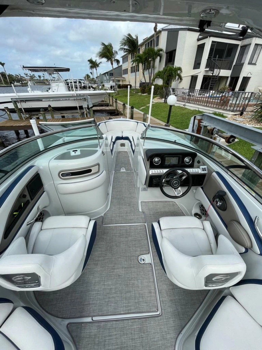 2021 Crownline 270 XSS